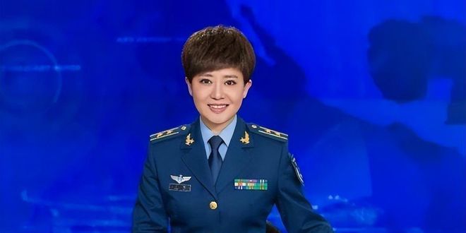 軍事節(jié)目女主持人，閃耀熒屏的星光，軍事節(jié)目女主持人，熒屏上的璀璨星光