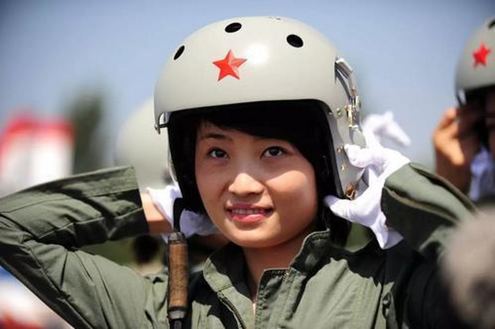四川女飛行員余旭，英勇無畏的藍天使者，四川女飛行員余旭，藍天的英勇使者