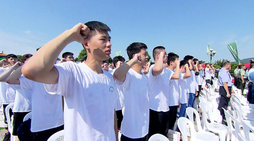 兵役登記證上大學一定要嗎？詳解兵役登記與大學入學要求，關于兵役登記證與大學入學要求的詳解，是否上大學必須持有兵役登記證？