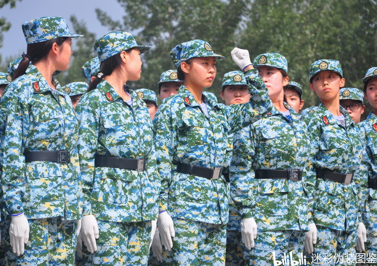 軍訓(xùn)服，時尚與功能的完美結(jié)合，軍訓(xùn)服，時尚與功能交融的完美典范