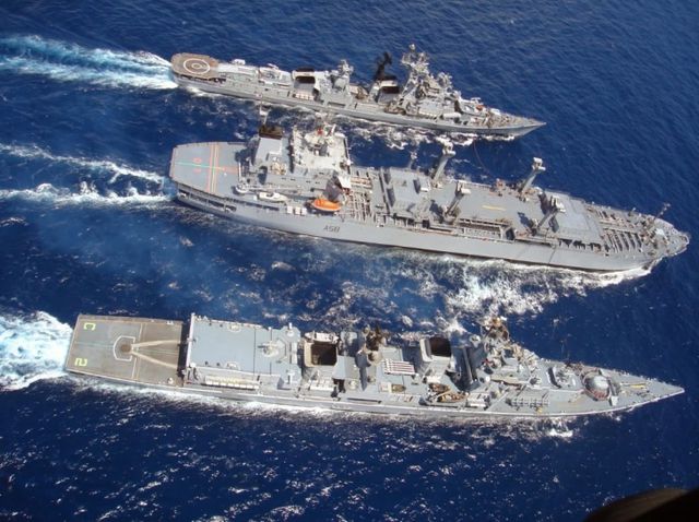 中國(guó)第三艘航空母艦下水，揭示強(qiáng)大國(guó)防新里程碑，中國(guó)第三艘航空母艦下水，國(guó)防實(shí)力再上新臺(tái)階