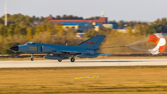 關(guān)于2022年殲-7還有多少架的探討，探討，殲-7戰(zhàn)機(jī)在2022年的數(shù)量概況