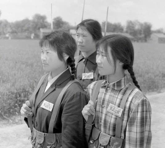 中國女兵老照片，歷史中的巾幗英雄形象展現(xiàn)，中國女兵老照片，歷史巾幗英雄形象展