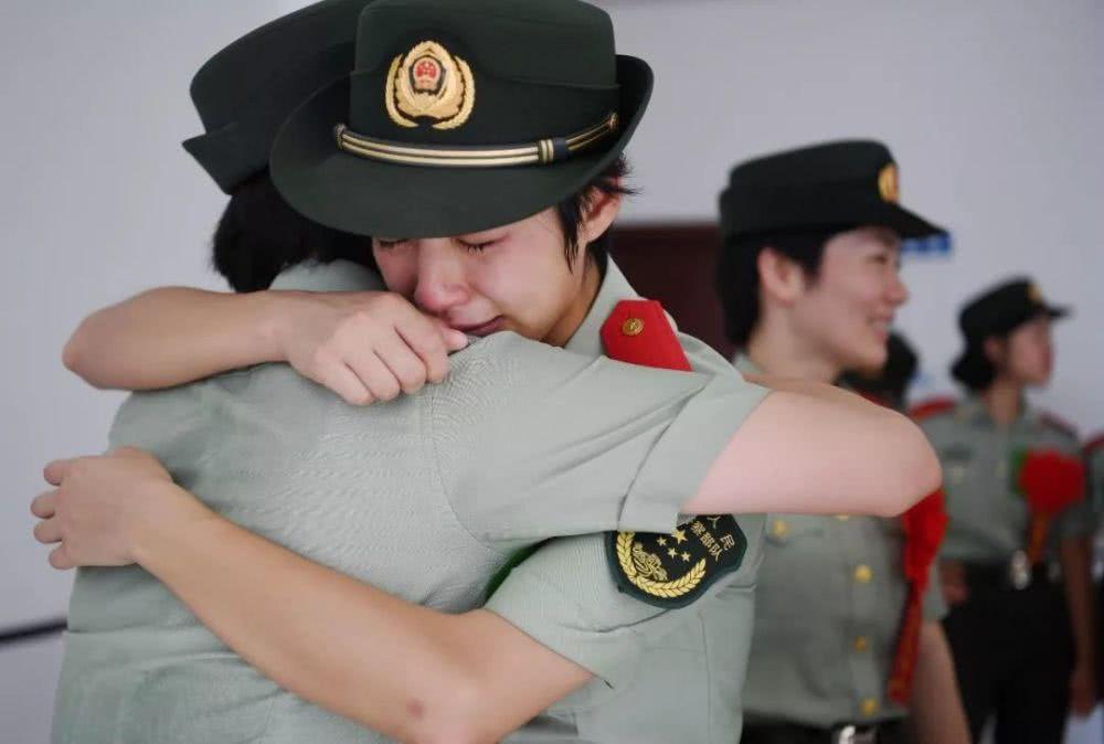 關于21式各軍種八一臂章的探討，關于各軍種八一臂章的探討，深入解析21式臂章特點