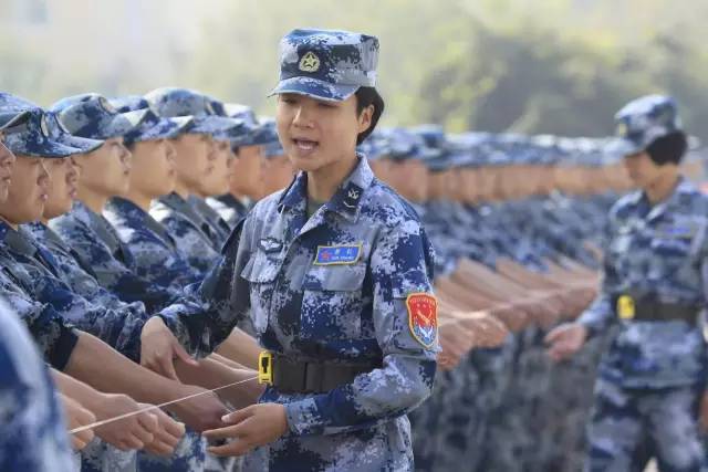 大學(xué)生女兵容易被錄取嗎？解析影響因素與機會平等，女大學(xué)生兵錄取機會解析，影響因素與平等權(quán)益探討