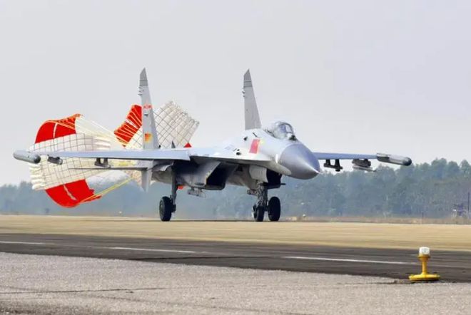 連云港軍用機(jī)場殲-11，揭秘軍事航空的神秘面紗，揭秘連云港軍用機(jī)場殲-11軍事航空的神秘面紗