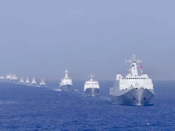 人民海軍成立70周年閱兵，輝煌成就與堅(jiān)定前行，人民海軍成立70周年閱兵，輝煌成就鑄就，堅(jiān)定前行展雄姿