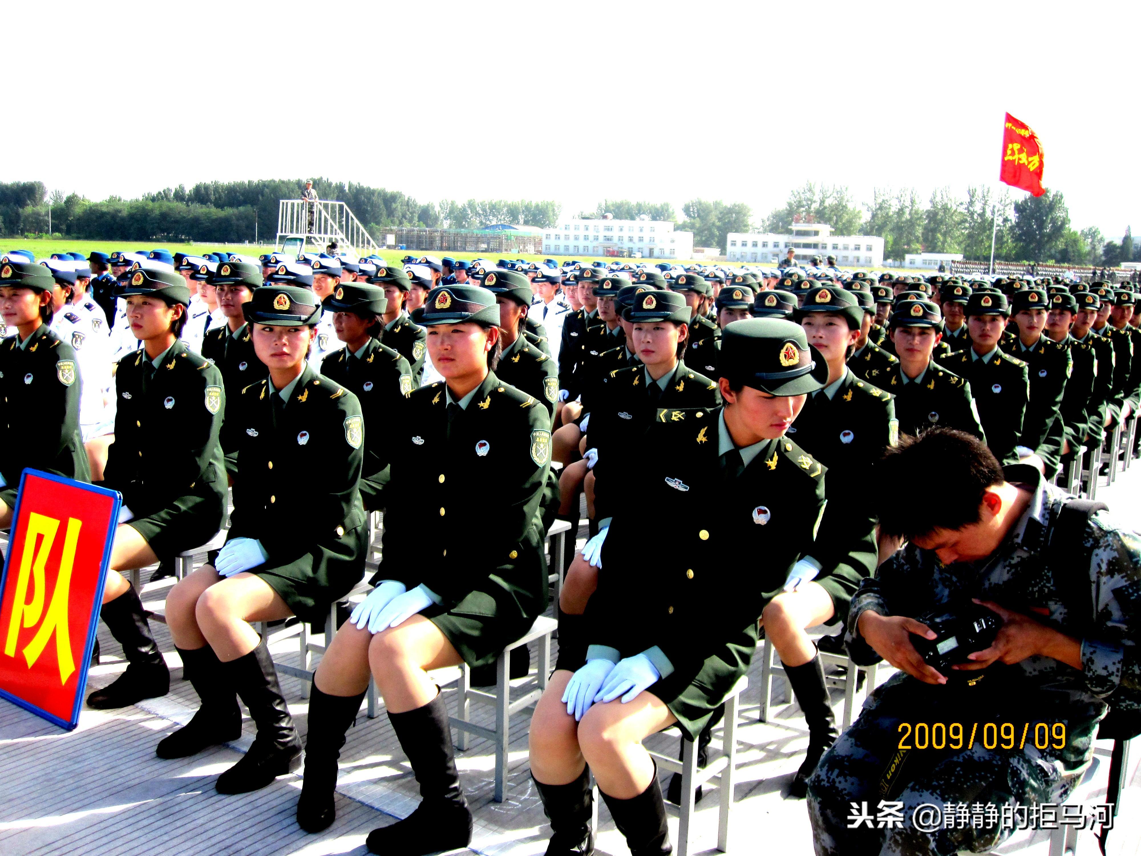 閱兵扭錯頭的士兵怎么樣了？深入了解事件背后的故事，閱兵扭錯頭的士兵后續(xù)如何？事件背后的故事揭秘