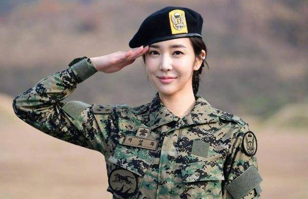關(guān)于女兵征兵條件，探索未來(lái)的挑戰(zhàn)與機(jī)遇——以2024年為例，女兵征兵條件，探索未來(lái)挑戰(zhàn)與機(jī)遇——聚焦2024年展望