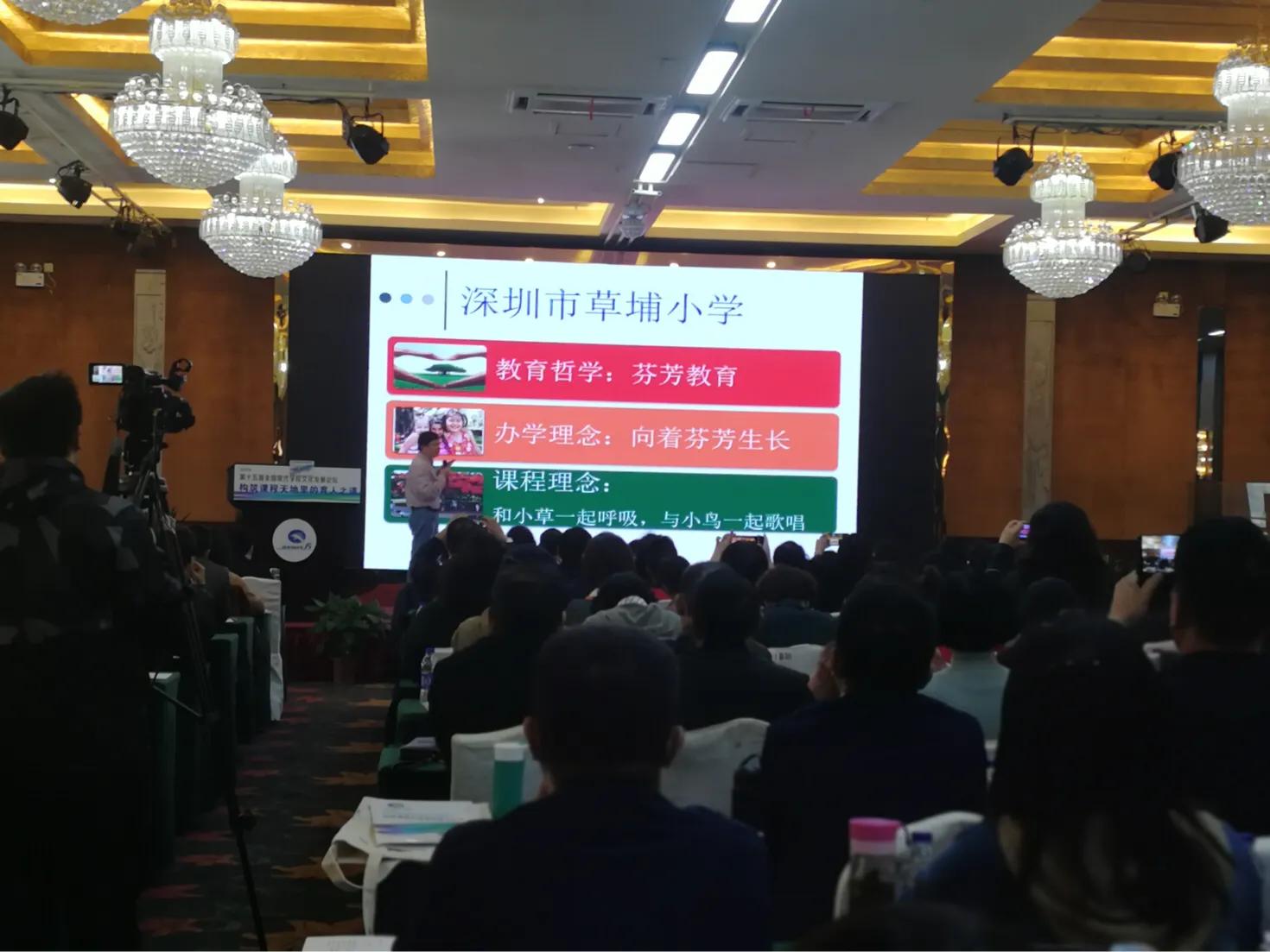 芳草地免費(fèi)資料論壇——探索、分享與成長(zhǎng)的聚集地，芳草地免費(fèi)資料論壇，探索、分享與成長(zhǎng)的樂(lè)園