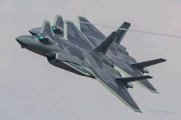 殲-20戰(zhàn)斗機簡筆畫教程與解析，殲-20戰(zhàn)斗機簡筆畫教程詳解及解析