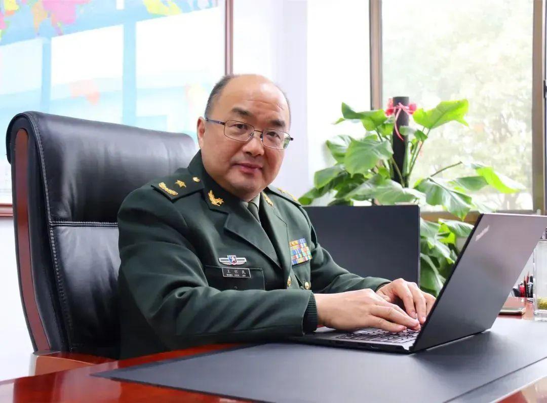 國防科技大學(xué)，卓越實(shí)力，科技之光，國防科技大學(xué)，卓越實(shí)力，科技之光閃耀未來