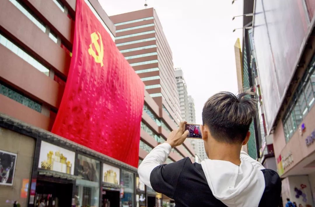 車(chē)曉彤出生日期揭秘，探索名人背后的故事，車(chē)曉彤出生日期揭曉，名人背后的故事探索