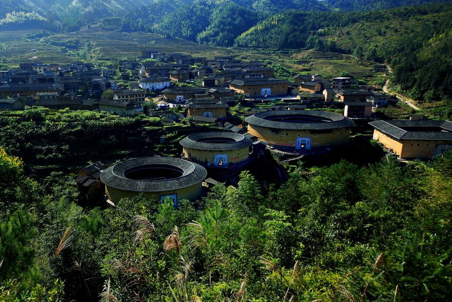 南靖土樓與永定土樓，哪個(gè)更值得一游？，南靖土樓與永定土樓，哪個(gè)更值得一游？對(duì)比解析指南