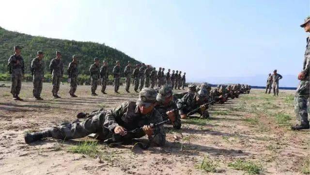 國(guó)防生的未來(lái)職業(yè)路徑，他們最后都干嘛了？，國(guó)防生的職業(yè)路徑探索，他們的未來(lái)去向何方？