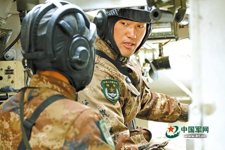 直招士官為何鮮有人搶？深度解析背后的原因，直招士官為何鮮有人搶？深度探究背后的原因與影響