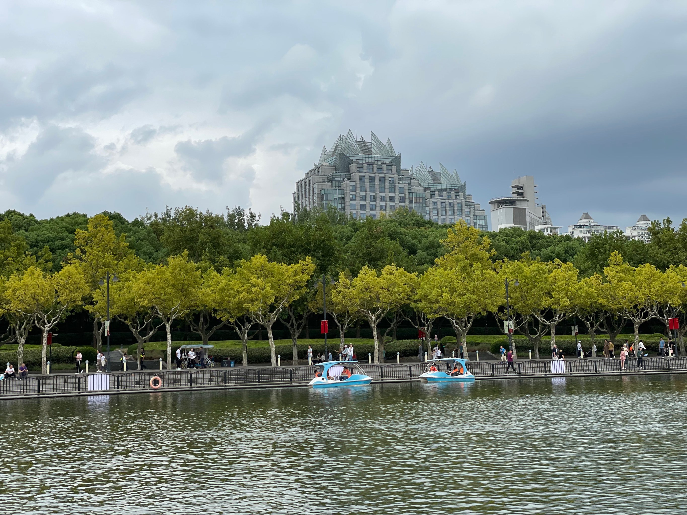 世紀公園，城市綠洲的奧秘與魅力，世紀公園，城市綠洲的奧秘與魅力探索