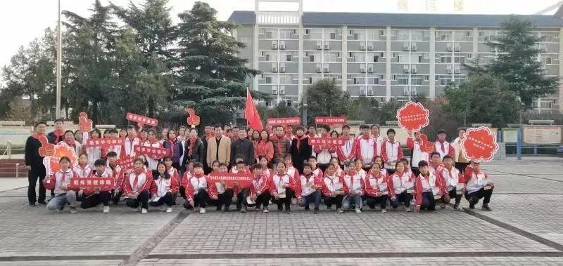 洛陽旅游團聯(lián)系方式——您的旅行首選伙伴，洛陽旅游團聯(lián)系方式，首選旅行伙伴，暢游古都之旅！