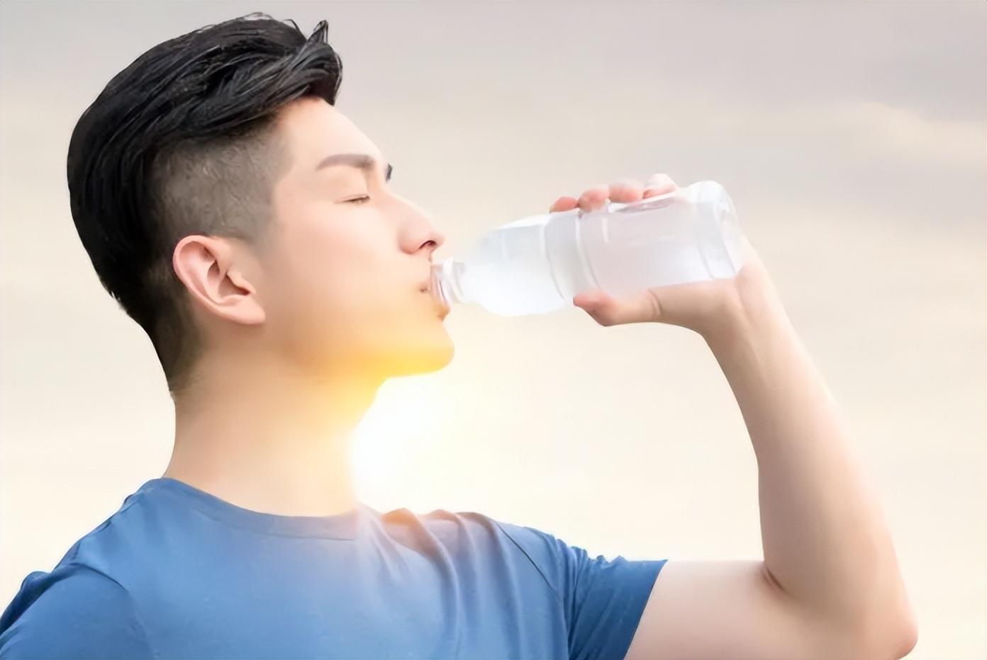 最簡單的醒酒方法——讓你迅速恢復(fù)清醒，最簡單的醒酒方法，迅速恢復(fù)清醒的秘訣