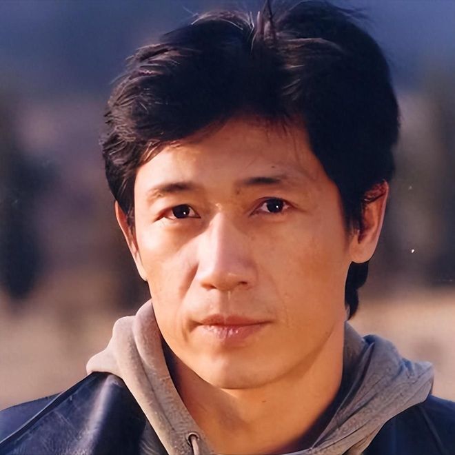 演員石涼的個人資料，深度探索一位才華橫溢的演員之路，石涼，才華橫溢的演員之路深度探索個人檔案