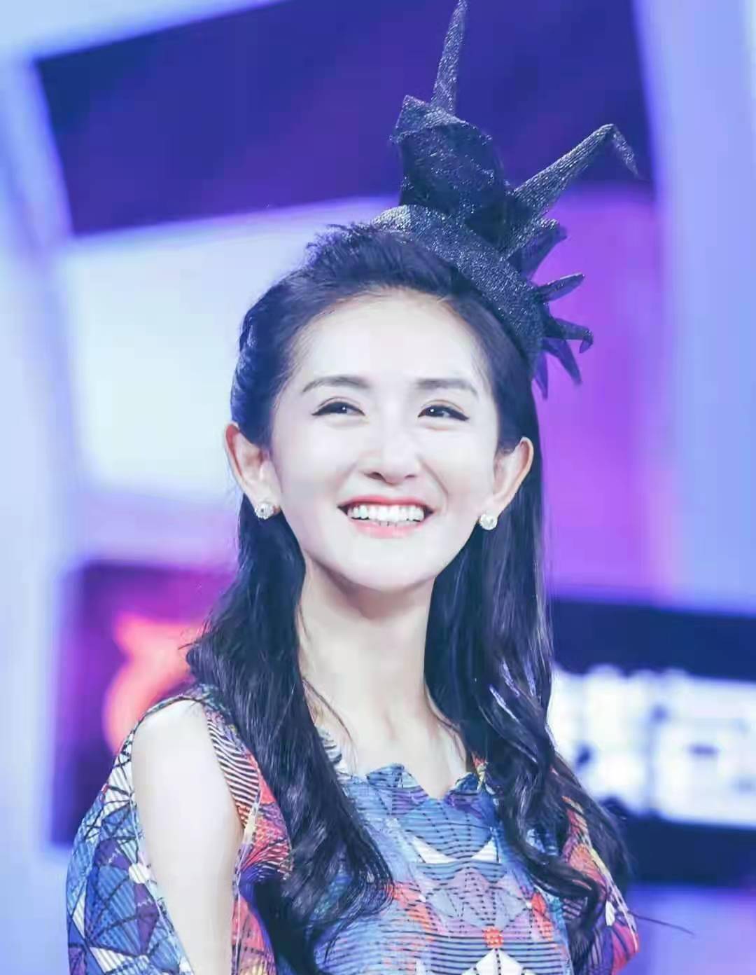 謝娜個(gè)人簡(jiǎn)歷，謝娜個(gè)人簡(jiǎn)介與生平