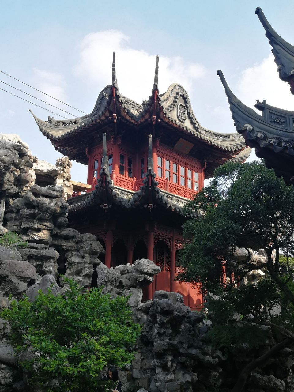 上海豫園值得一游嗎？深度解讀這個(gè)歷史悠久的園林景區(qū)，上海豫園，歷史悠久的園林景區(qū)深度解讀，值得一游嗎？