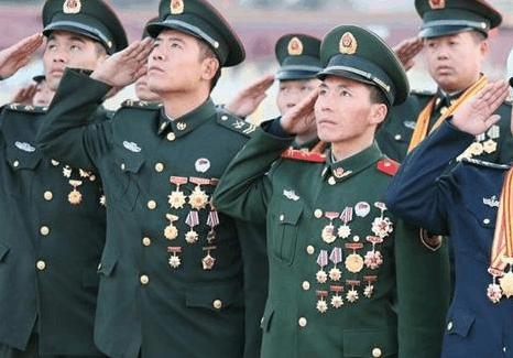 軍士長是什么級別？深入了解軍士長的職責與地位，軍士長的職責與地位，揭秘軍士長的級別與角色