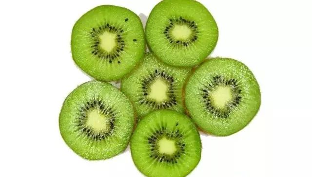 孕婦可以吃獼猴桃嗎，營(yíng)養(yǎng)專家為你解答，孕婦能否食用獼猴桃？營(yíng)養(yǎng)專家來(lái)解答。