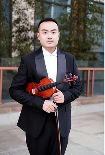 戴玉強出任中央音樂學(xué)院院長，展望新時代的音樂教育與藝術(shù)發(fā)展，戴玉強擔(dān)任中央音樂學(xué)院院長，引領(lǐng)新時代音樂教育與藝術(shù)發(fā)展新征程
