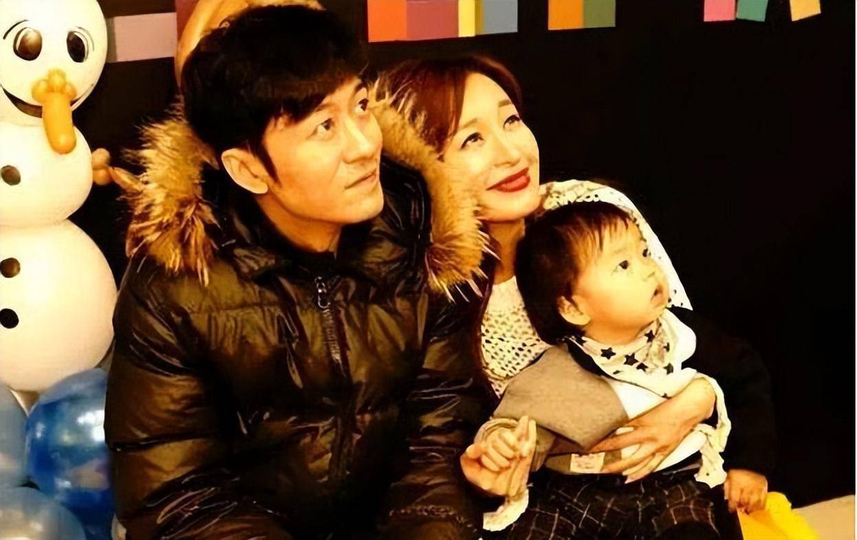 探索林申老婆楊雨辰的真實面貌，照片背后的故事，林申妻子楊雨辰揭秘，探索真實面貌與照片背后的故事