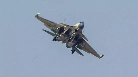 殲-15D，中國新一代艦載戰(zhàn)斗機(jī)的獨(dú)特優(yōu)勢與未來發(fā)展，殲-15D艦載戰(zhàn)斗機(jī)，獨(dú)特優(yōu)勢與未來展望