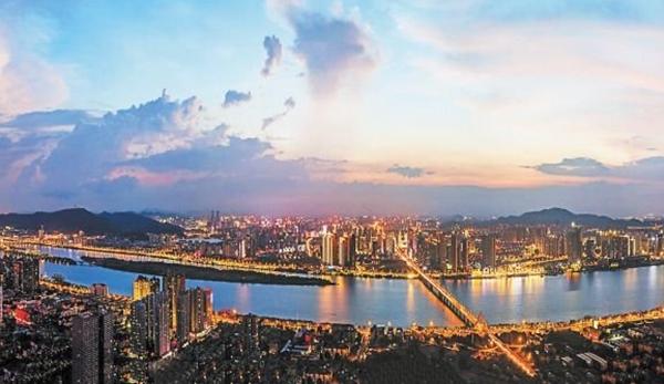 湖南旅游攻略，必去十大景點推薦，湖南旅游攻略，十大必去景點推薦