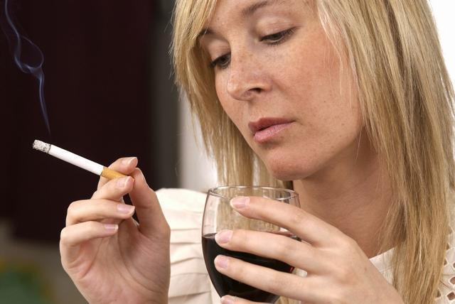 女性雌激素高的表現(xiàn)及其影響，女性雌激素高的癥狀與影響概述