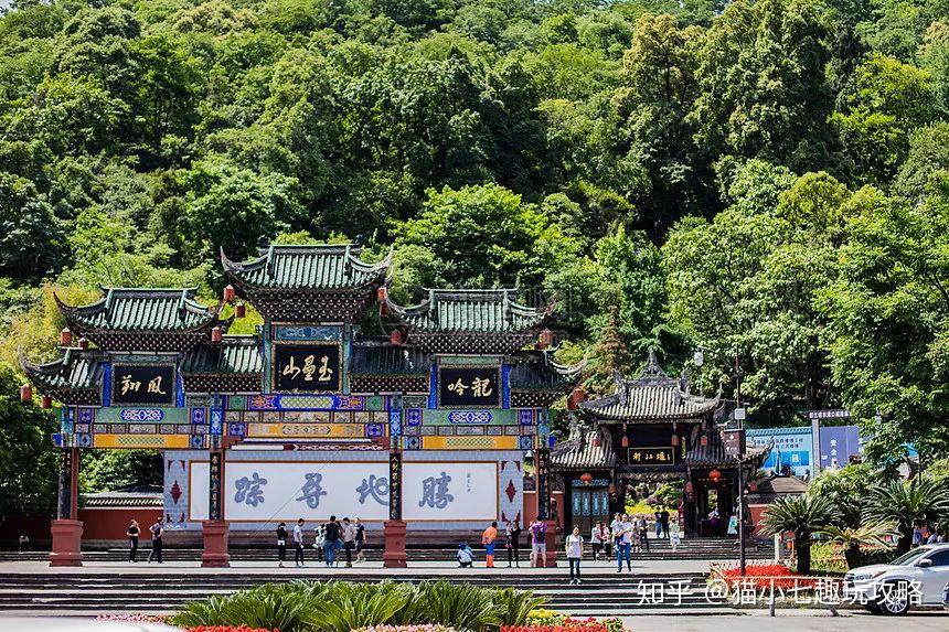 成都必去的旅游景點——探索天府之國的魅力，天府之國魅力揭秘，成都必游景點全攻略