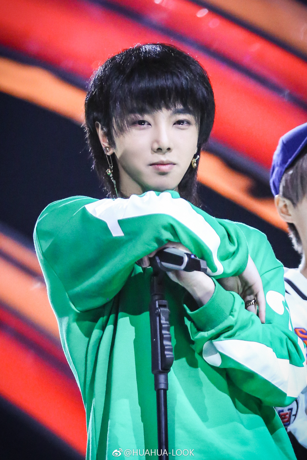 華晨宇個(gè)人資料介紹及圖片展示，華晨宇個(gè)人資料介紹與圖片展示集