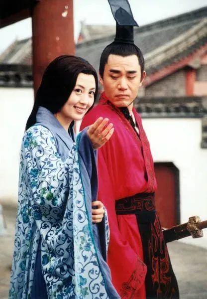 楊童舒?zhèn)€人資料、圖片及丈夫揭秘，楊童舒?zhèn)€人檔案曝光，圖片及神秘丈夫揭秘