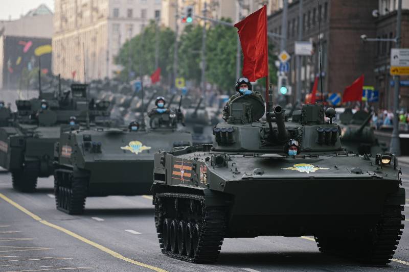 中國大批武器抵達俄羅斯，深化軍事合作，共筑安全屏障，中俄深化軍事合作，大批武器抵達俄羅斯，共筑安全屏障