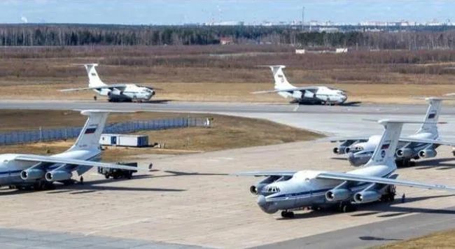 軍事視頻2020最新，回顧與前瞻，軍事視頻回顧與展望，最新動(dòng)態(tài)與前瞻趨勢(shì)（2020年）