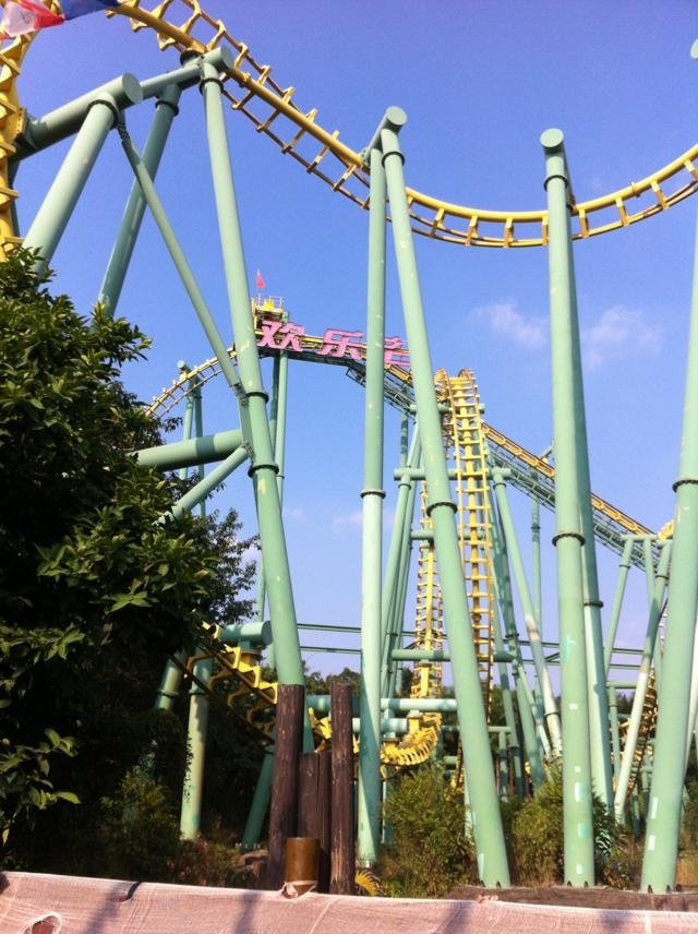 深圳歡樂谷游玩項(xiàng)目表，探索樂趣無窮的樂園世界，深圳歡樂谷游玩指南，樂園世界探險之旅