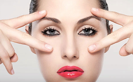 三天消除眼袋小妙招，輕松告別眼部疲勞，煥發(fā)青春光彩，三天消除眼袋秘籍，告別眼部疲勞，重?zé)ㄇ啻汗獠实拿卦E