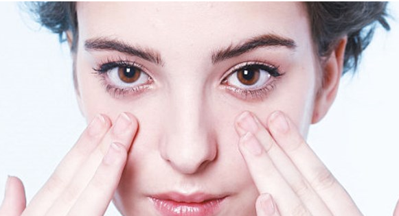 消除眼袋最好的土辦法——自然、簡單、有效，自然、簡單、有效的土辦法助你消除眼袋困擾！