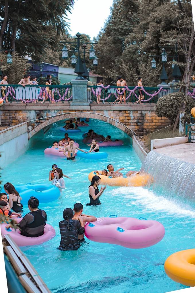 成都水上樂園哪個(gè)最好玩？全方位帶你探索最佳水上樂園，全方位探索成都最佳水上樂園，哪個(gè)最吸引你？