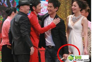 明星出丑事件，深度解析背后的原因與影響，明星出丑事件背后的原因與影響深度解析