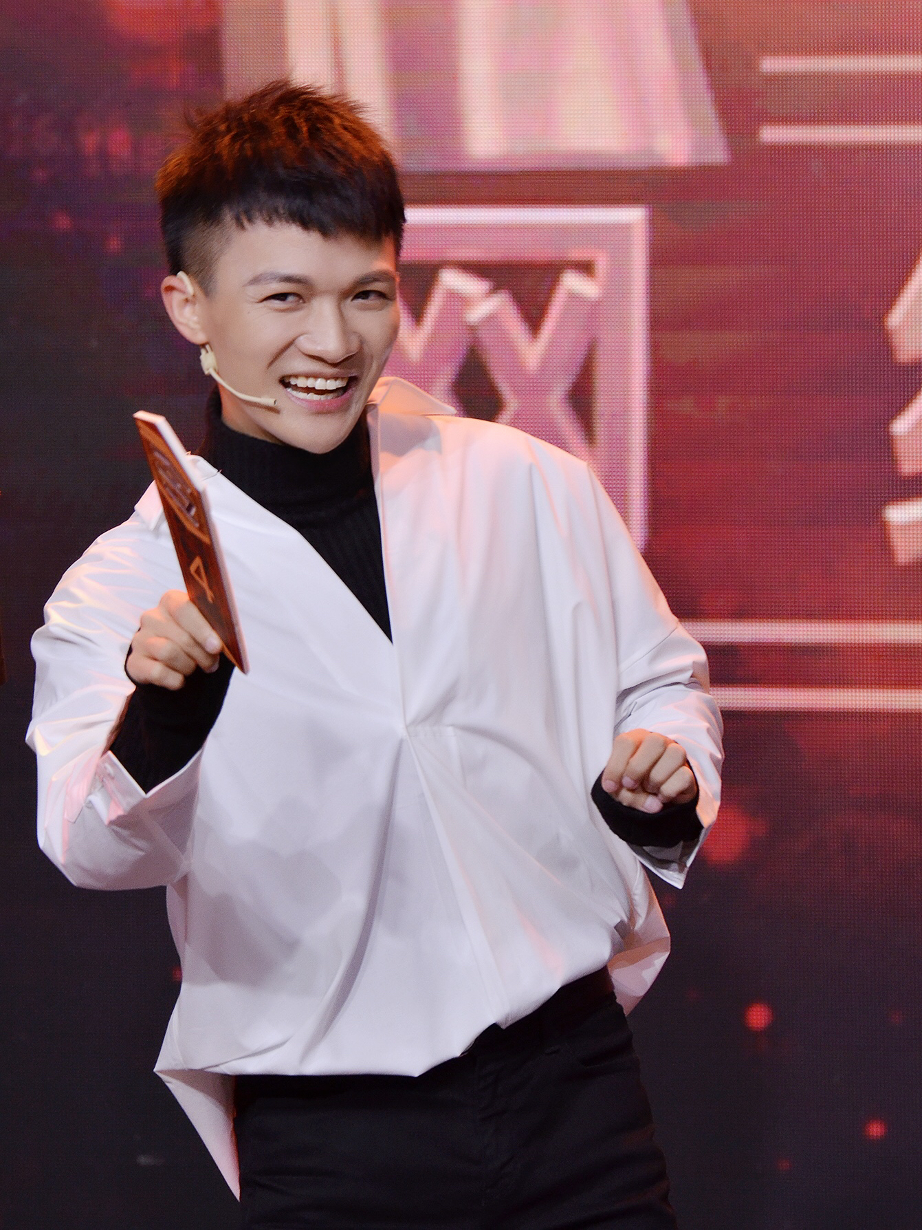 周深個(gè)人資料簡介，揭秘神秘歌手的性別與生平，周深個(gè)人資料揭秘，神秘歌手的生平與性別探秘