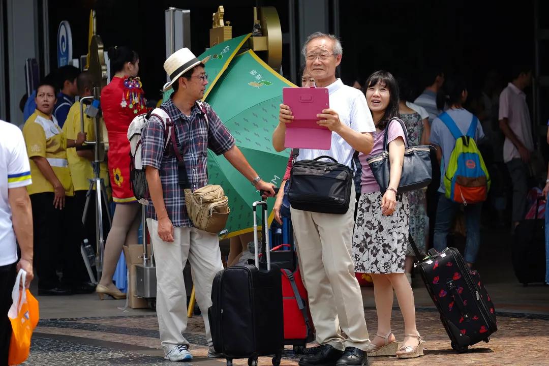 澳門(mén)242最快開(kāi)獎(jiǎng)結(jié)果，揭秘彩票背后的秘密，澳門(mén)彩票開(kāi)獎(jiǎng)結(jié)果揭秘，探尋背后的秘密與最新開(kāi)獎(jiǎng)動(dòng)態(tài)