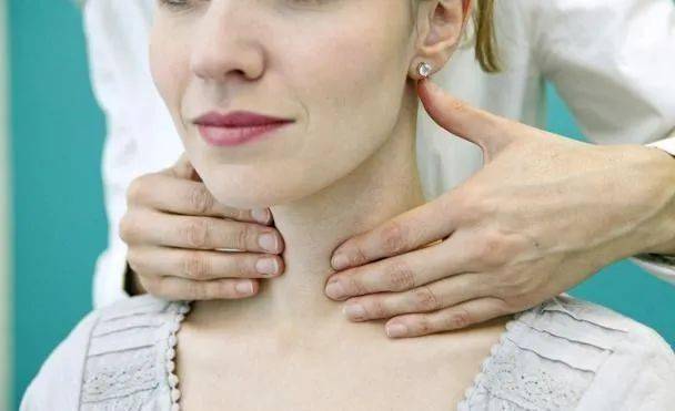 甲狀腺癌早期征兆，了解并預(yù)防的十個(gè)關(guān)鍵信號，甲狀腺癌早期征兆解析，十個(gè)關(guān)鍵信號助你預(yù)防與了解