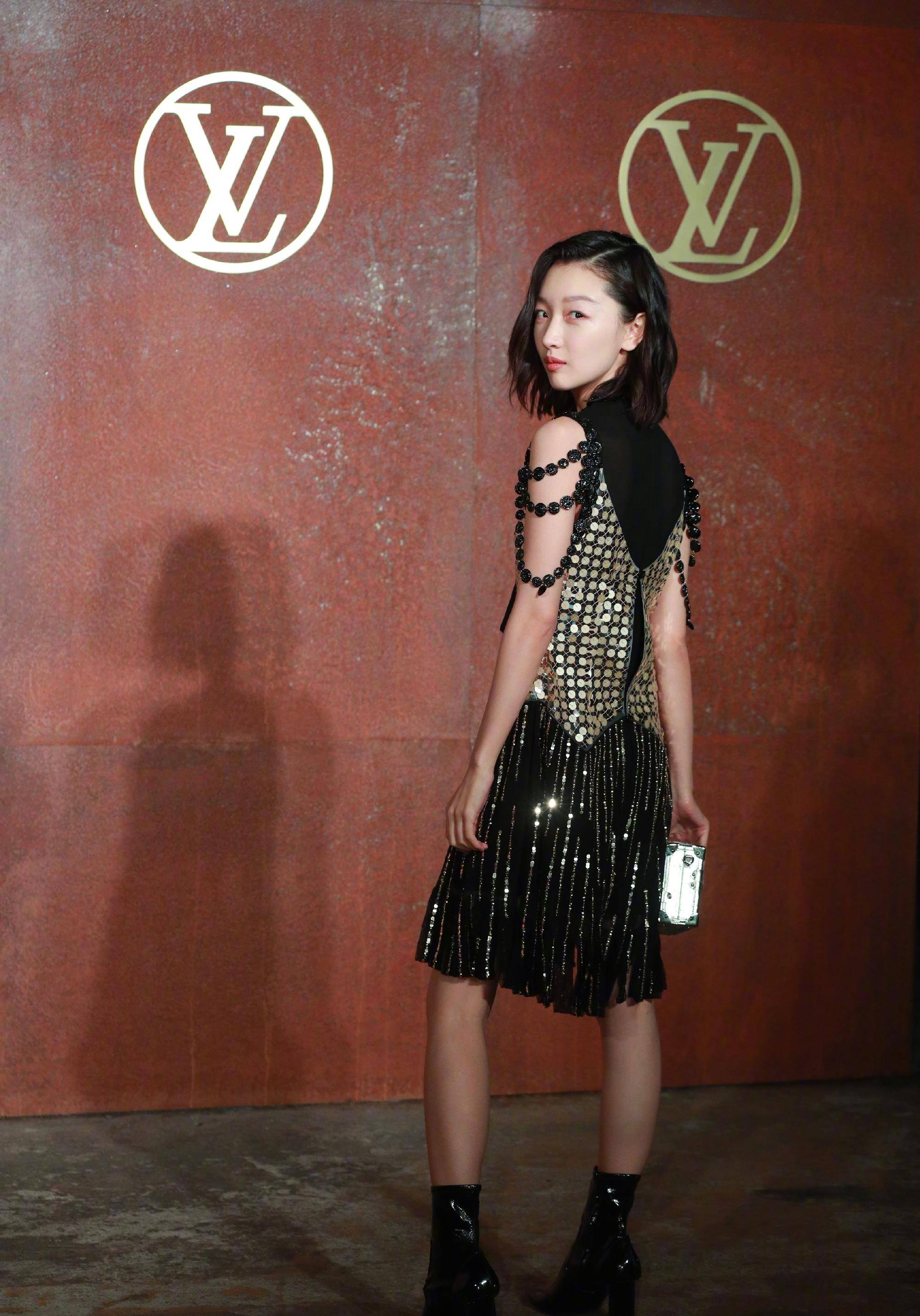 日本LV女星前百?gòu)?qiáng)榜單，璀璨閃耀的星光世界，日本LV女星百?gòu)?qiáng)榜單，星光璀璨的榮耀世界