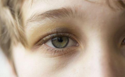 青光眼到瞎一般得多久，深度解析青光眼發(fā)展與視力喪失的關(guān)聯(lián)，青光眼發(fā)展與視力喪失的關(guān)聯(lián)，從青光眼到失明的時(shí)間解析